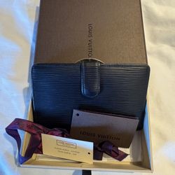 Preloved LV kisslock wallet