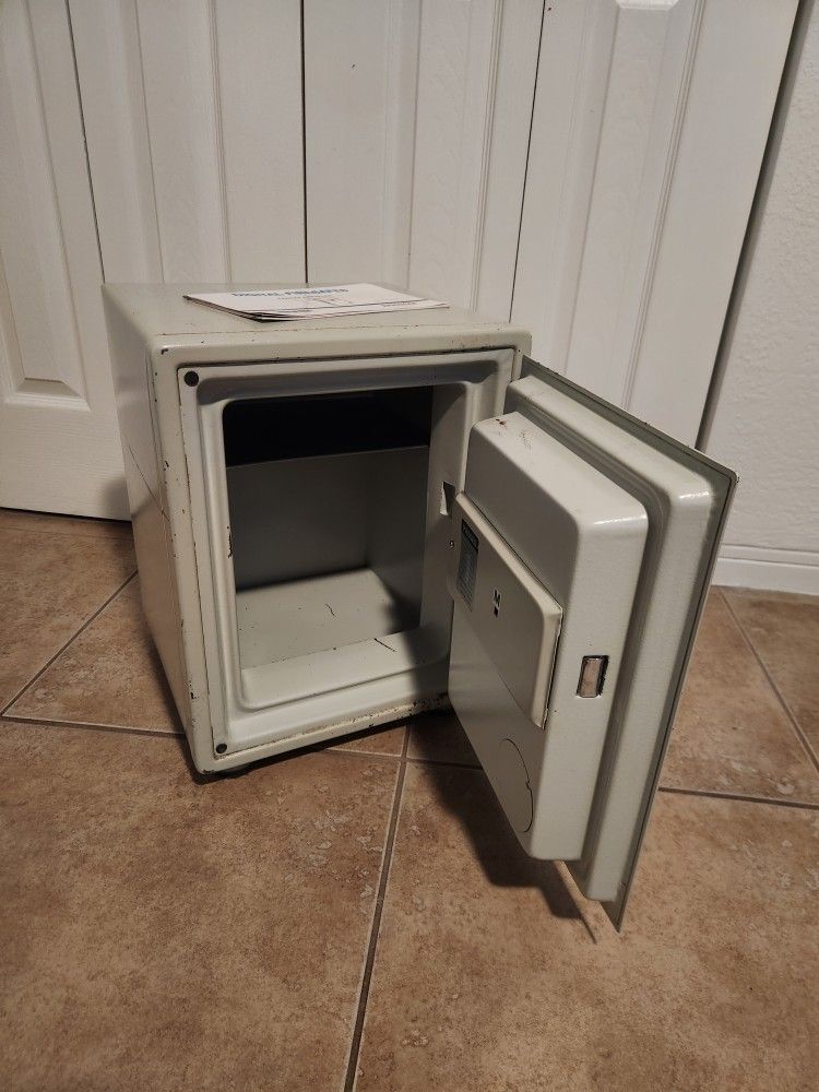Digital With Key Fire Safe