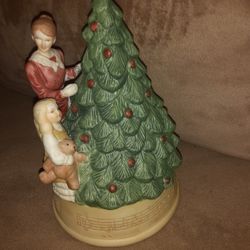 Vintage OH Christmas Tree Music Box  Claire Burke 1988 Porcelain