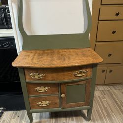 Dresser Antique Washstand freshly painted Delivery possible 