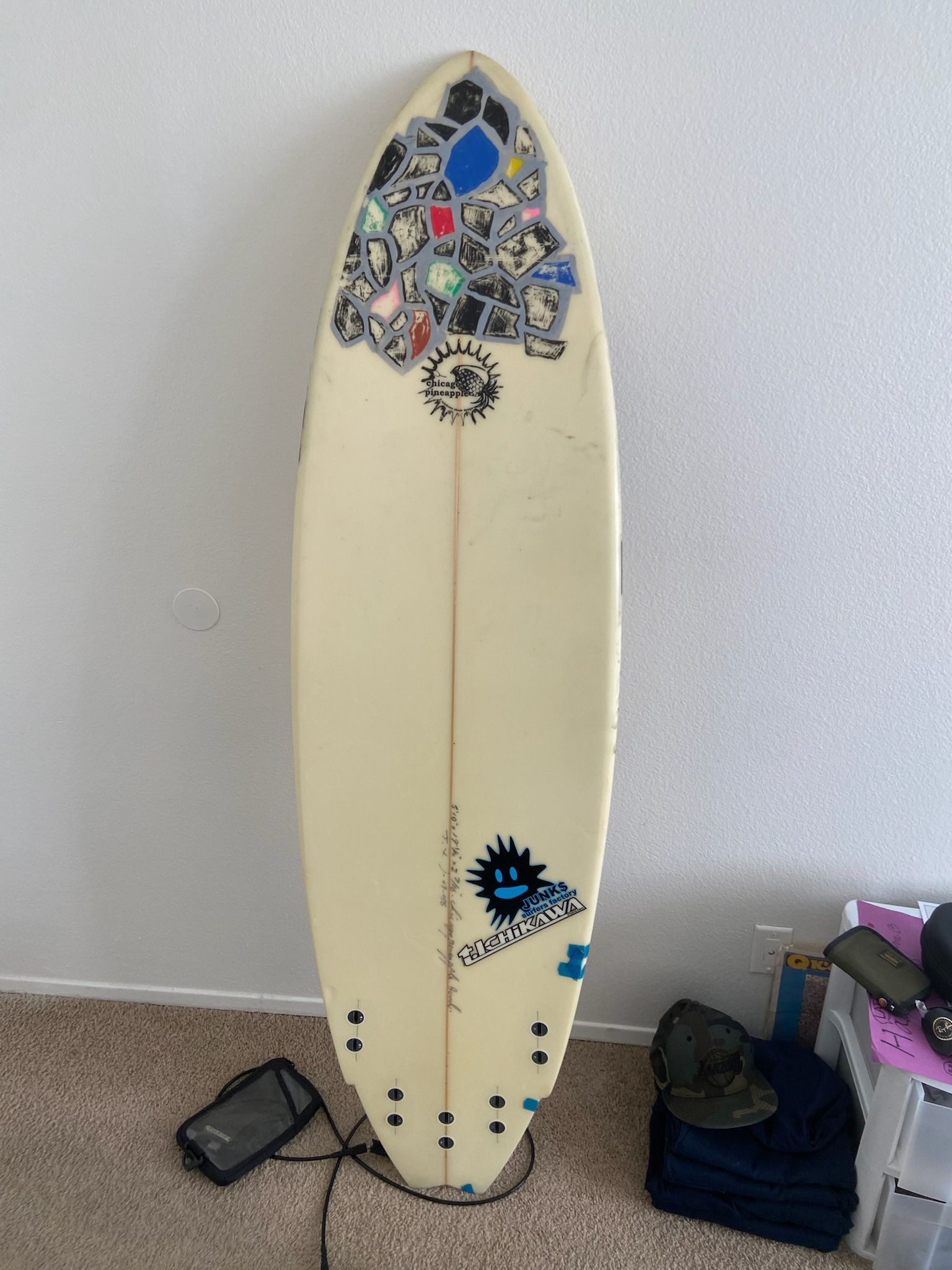  Surfboard (5’10) 