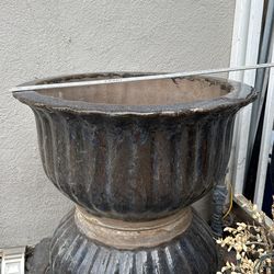 Ceramic Round Vase . 