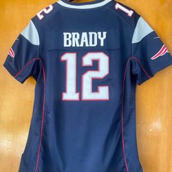 ** Tom Brady Women’s Large NFL Jersey **