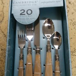 New Cambridge utensil set