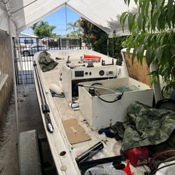 1973 Boston Whaler Katama 16’7” Classic