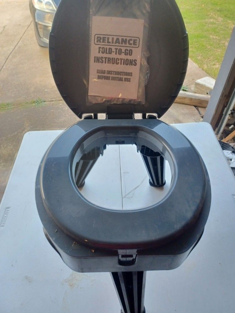 Reliance Fold To Go Portapotty