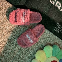 Pink balenciaga slides