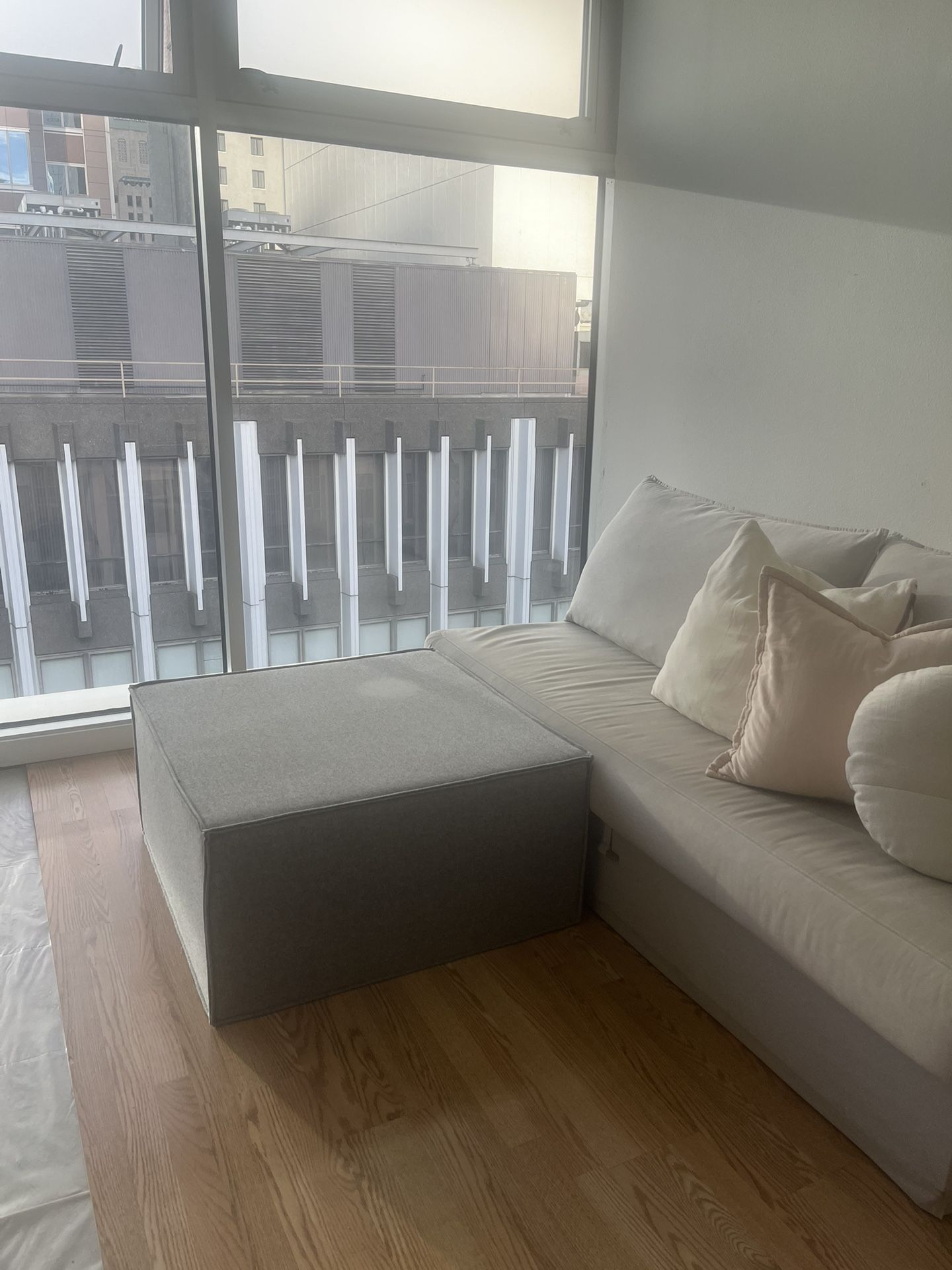 Bludot square ottoman