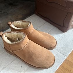 Ugh boots size 10