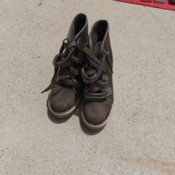 Shoes (Women Size 6.5)