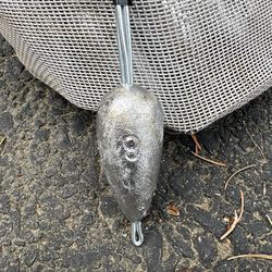 Fishing claw weights