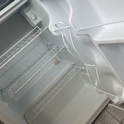 Mini refrigerator/freezer