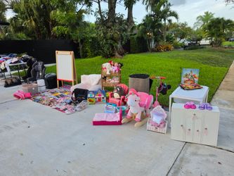 Ladies!!! Garage Sale!!! Many women items!