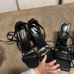 4 Pair Of Sandals Heels 