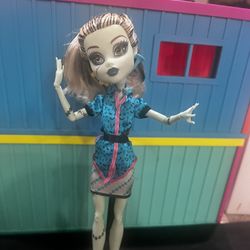 MONSTER HIGH FRANKIE STEIN SCARIS 11 INCH DOLL