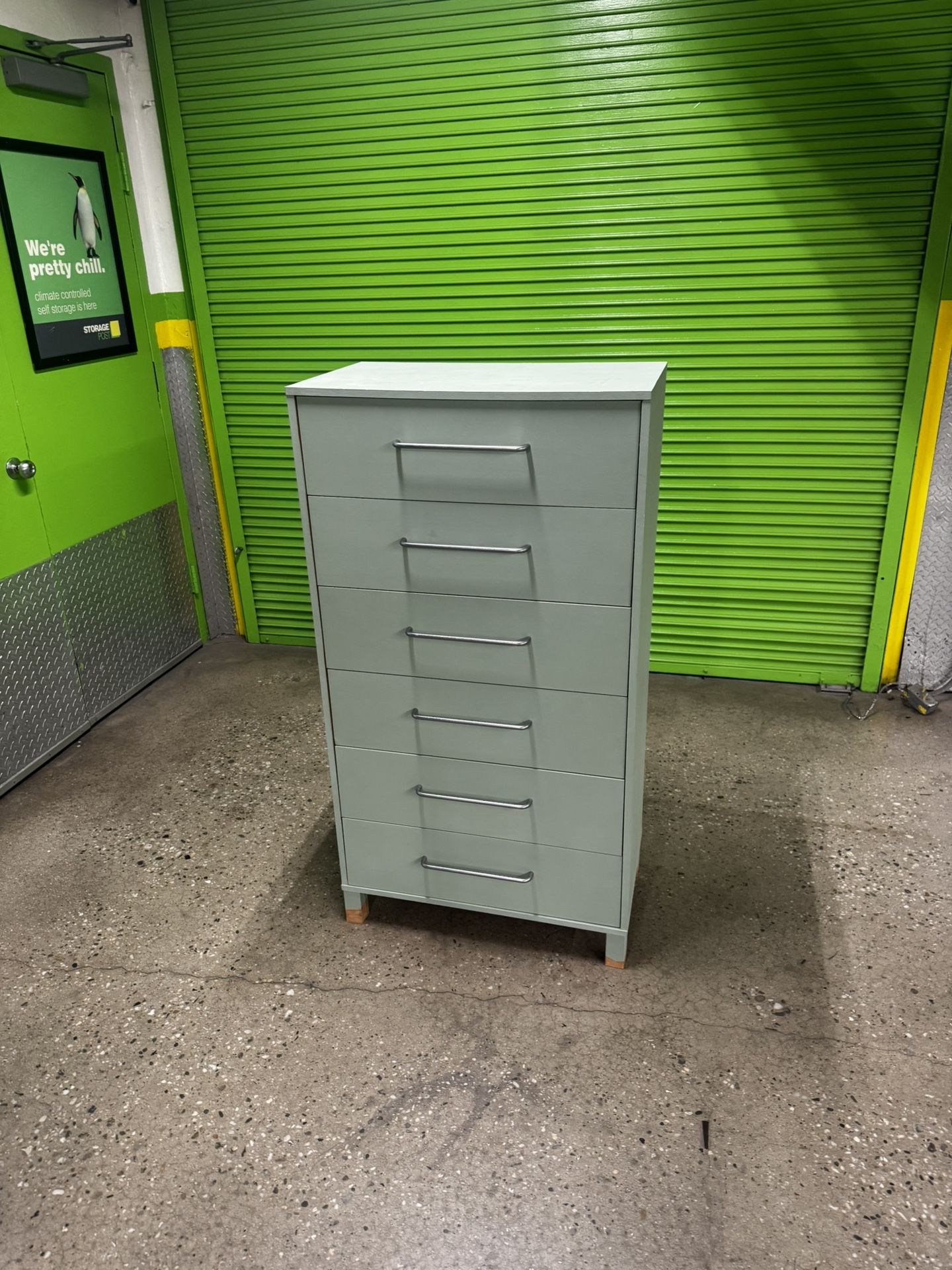 MINT GREEN 6 DRAWERS DRESSER - FREE DELIVERY