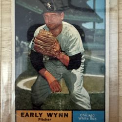 Early Wynn 1961 Topps Baseball Card #455