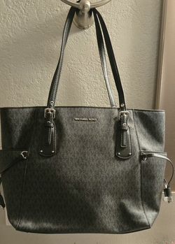 Medium Authentic Michael Kors Purse 