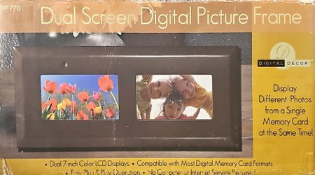 Dual Screem Digital Picture Frame