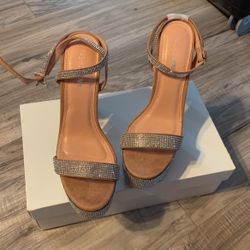 Brand New Never Worn Size 8