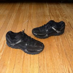 Nike Vomero 5 Triple Black