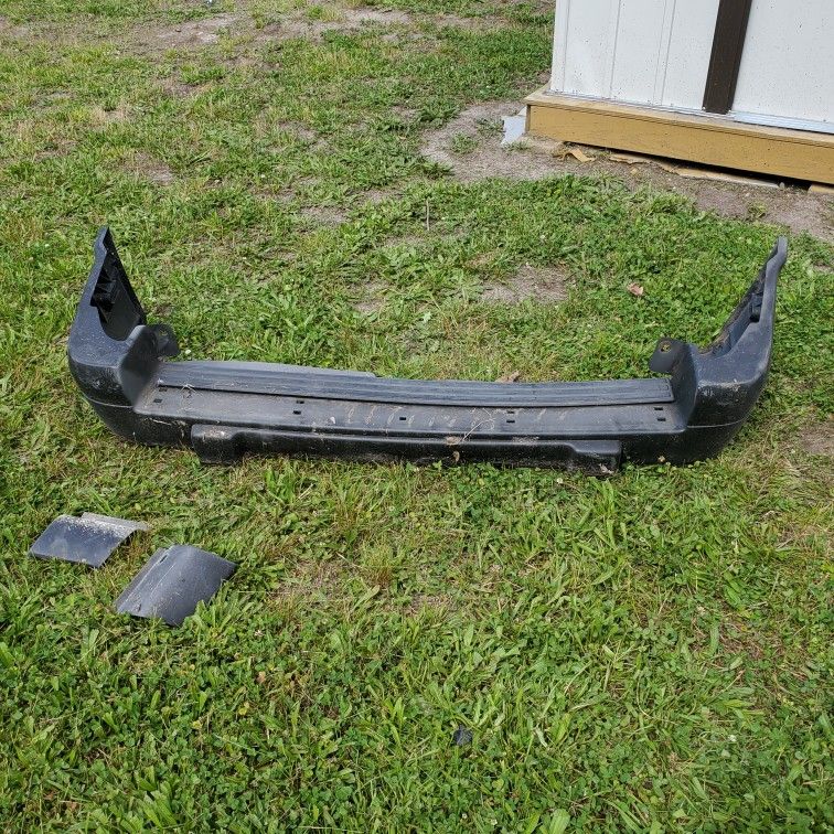 1995 Jeep Grand Cherokee Rear Bumper And Cover