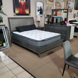 4pc Queen Bedroom Set