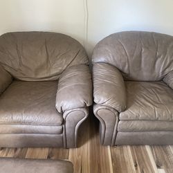 Matching Leather Love Seats!