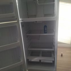 GE  FRIDGE 