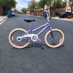 Bicycle.
20"  Inches  wheels.
6105 s. Fort Apache Rd, 89148.
Pick up 1 minute distance from this location.