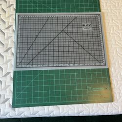 2 Art Cutting Mats 