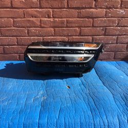 2021-2022 GENESIS GV70 OEM LED Left Driver Side Headlight