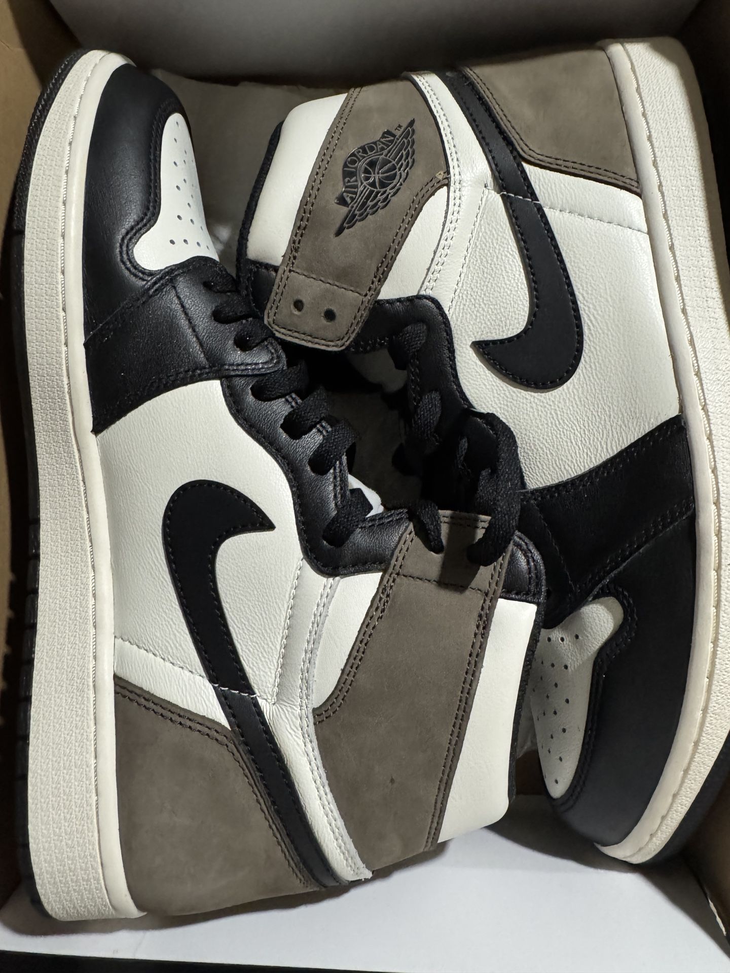 Jordan 1 Mochas Size 13