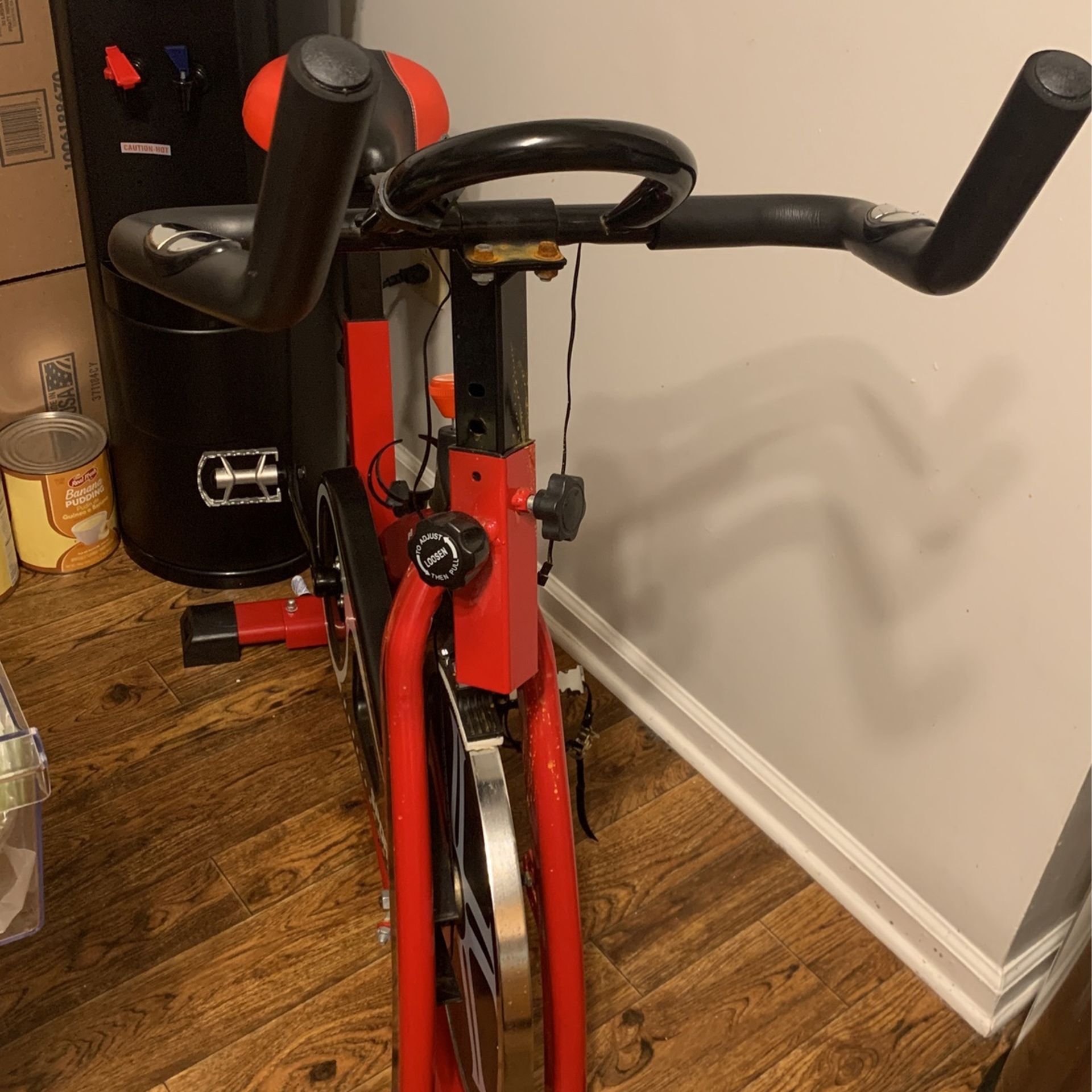 Exercise Bike (Bicicleta para Ejercicio)