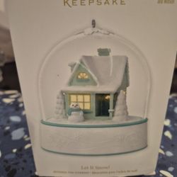 Magic Snow Globe 