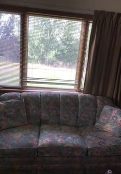 Beautiful sofa good condition 75.00