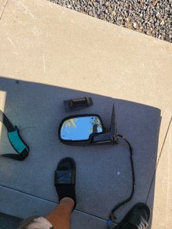Silverado Driver Side Mirror With Signal 