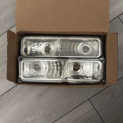 GMT 400 88-98 C/K1500 Lower Headlights