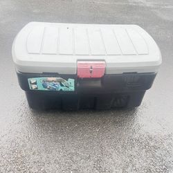 35 Gallon Rubbermaid