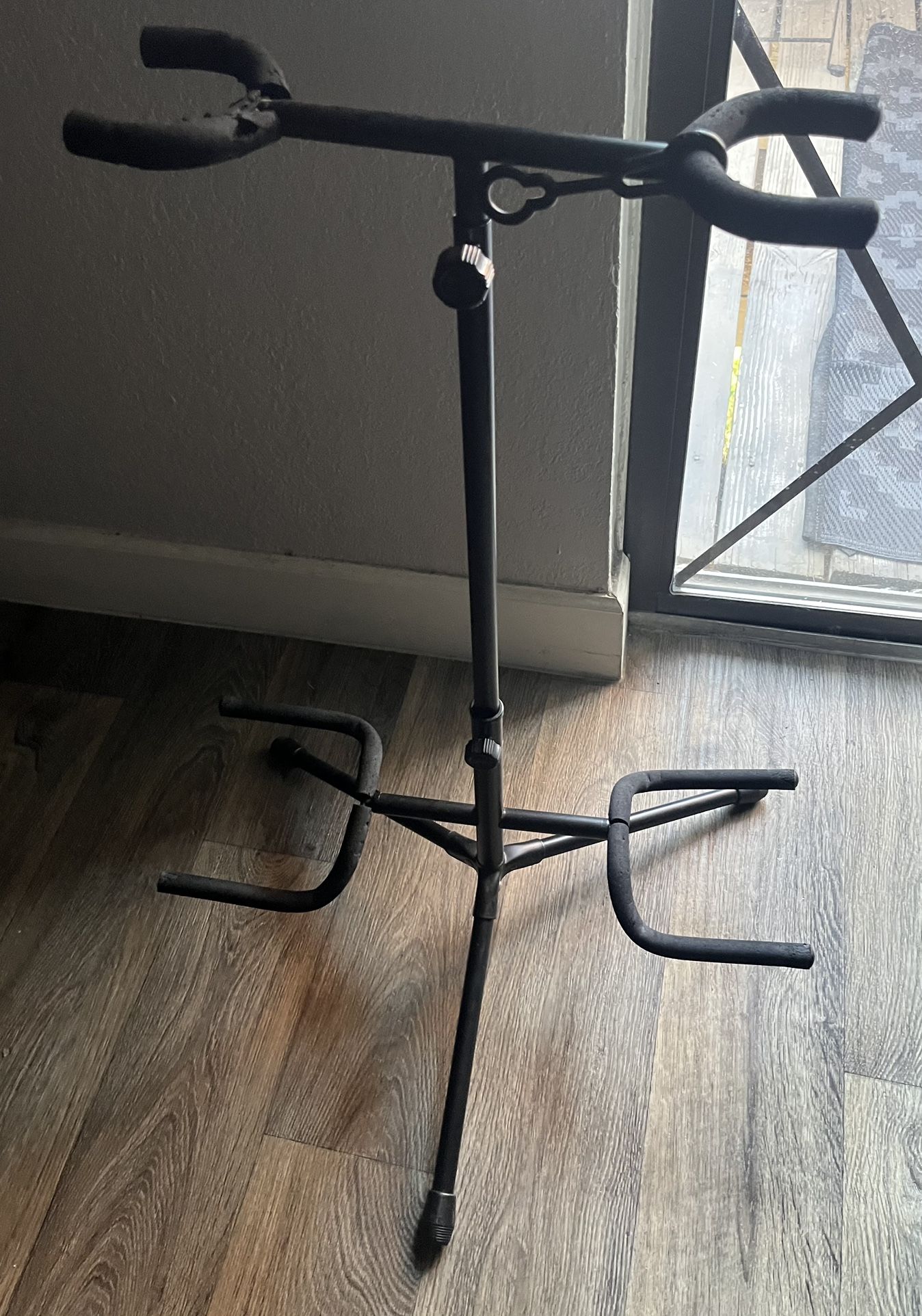 Dual Guitar Stand