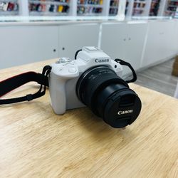 Camera Canon EOS R50