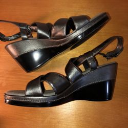 Metallic silver size 10 strappy wedge sandals