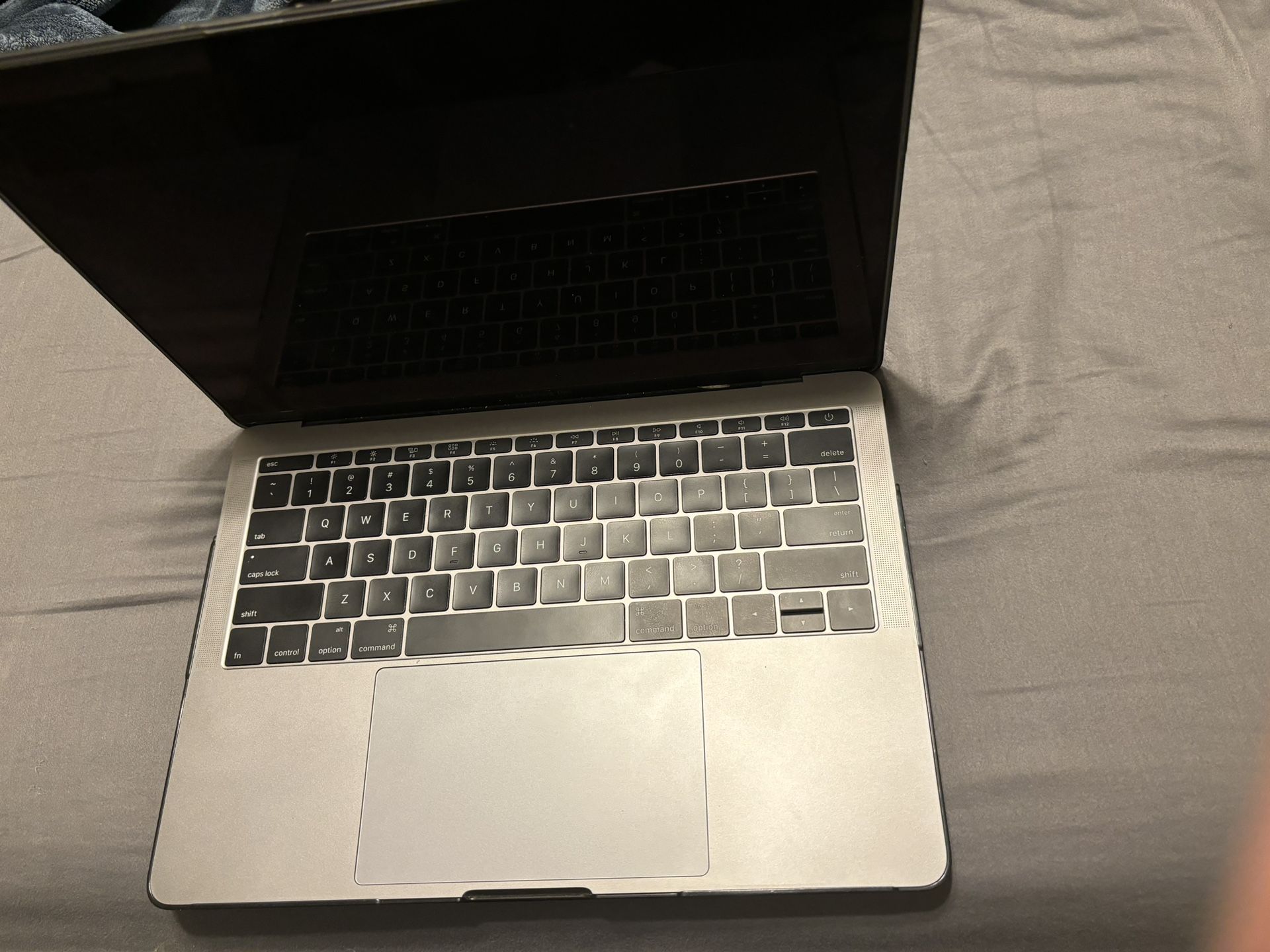 2016 Macbook Pro 256GB