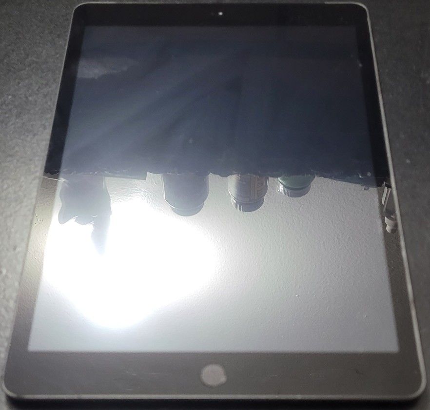 APPLE IPAD 7TH GENERATION 10.2" wifi + cellular 32GB UNLOCKED