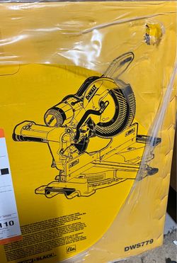 DeWalt 12" Double Bevel Compound Sliding Miter Saw (model DWS779)