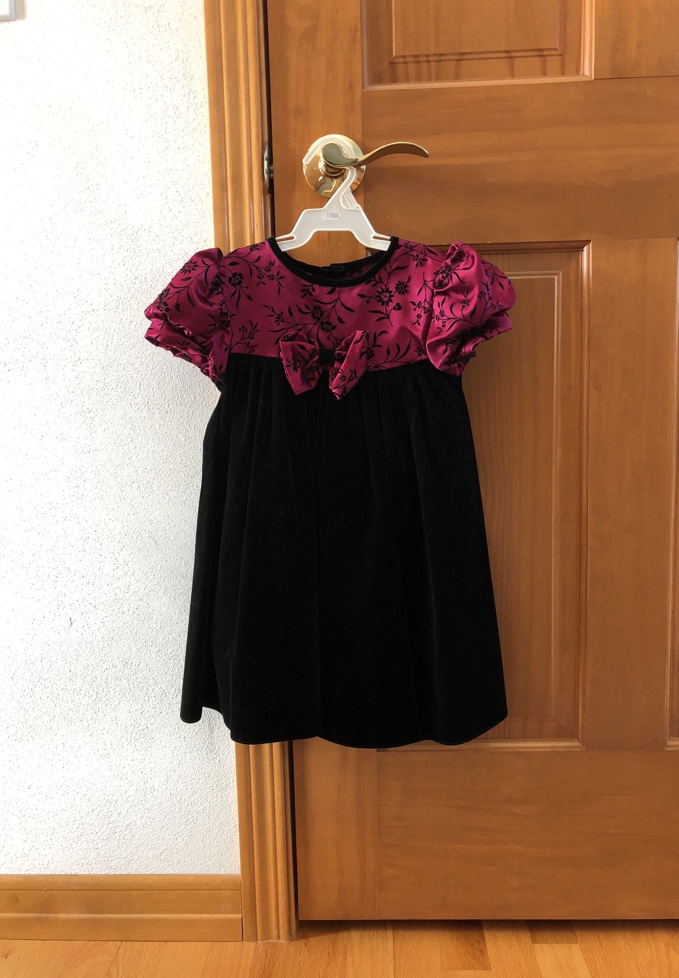 Maroon and black velvet Christmas dress - Size 4T