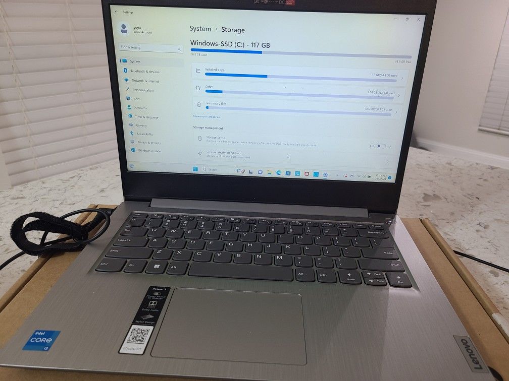Laptop LENOVO 11GENERACION, 4GB RAM, 128GB STORAGE, WINDOWS 11