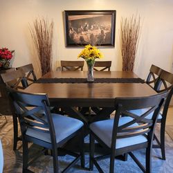 Dining table and 8 chairs