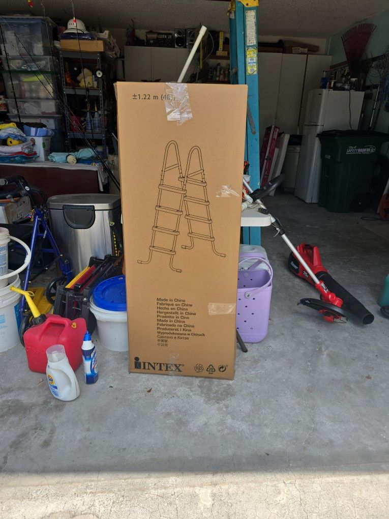 Intex 4' pool ladder. New in box