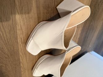 White chunky heels size 9